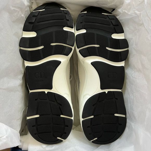 B22 DIOR SNEAKERS - Picture 6 of 10